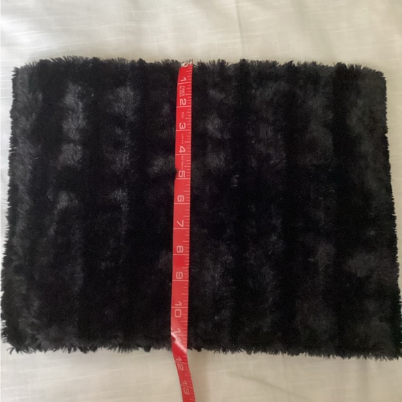 Faux fur infinity scarf black EUC - Picture 6 of 6